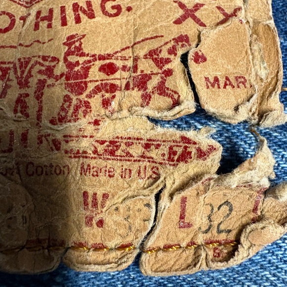 Vintage 1980’s Levi's 501 Distressed Straight Leg Med Wash Jeans - Made in USA - Picture 7 of 12